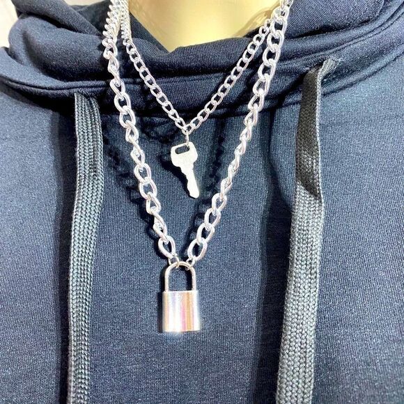 Multi Layering Silver Curb Chain Key & Lock Charming Necklace - Picture 2 of 3